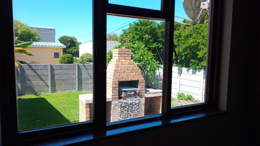 To Let 1 Bedroom Property for Rent in Kleinmond Western Cape